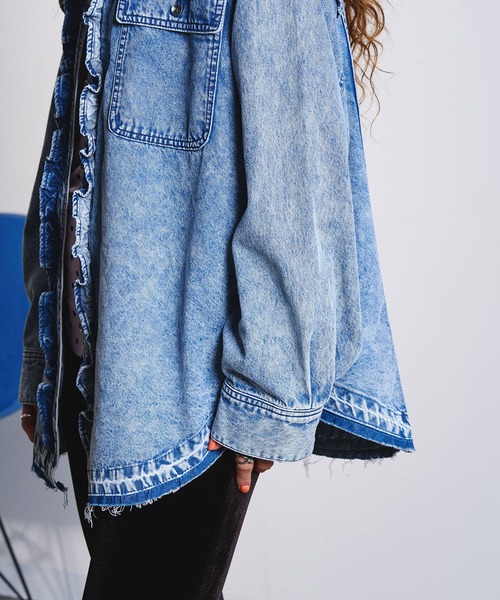 ROSE BUD(ローズバッド)の「FRILL DENIM SHIRT(シャツ/ブラウス・レディース・インディゴブルー/ライトインディゴブルー・ONE SIZE)」の13枚目の写真