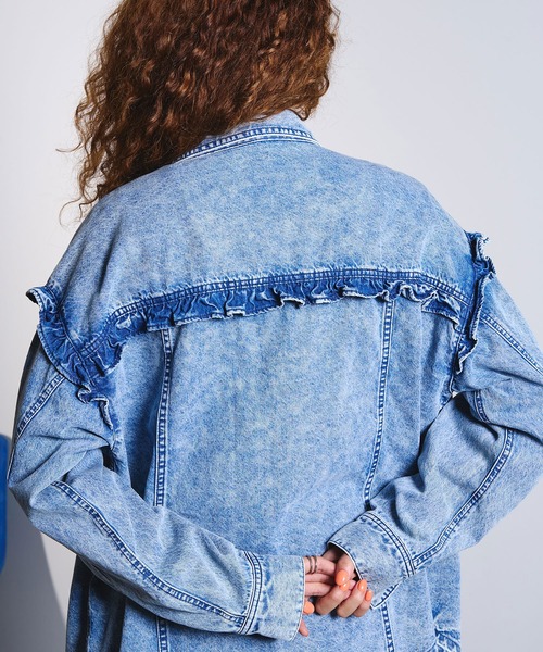 ROSE BUD(ローズバッド)の「FRILL DENIM SHIRT(シャツ/ブラウス・レディース・インディゴブルー/ライトインディゴブルー・ONE SIZE)」の15枚目の写真