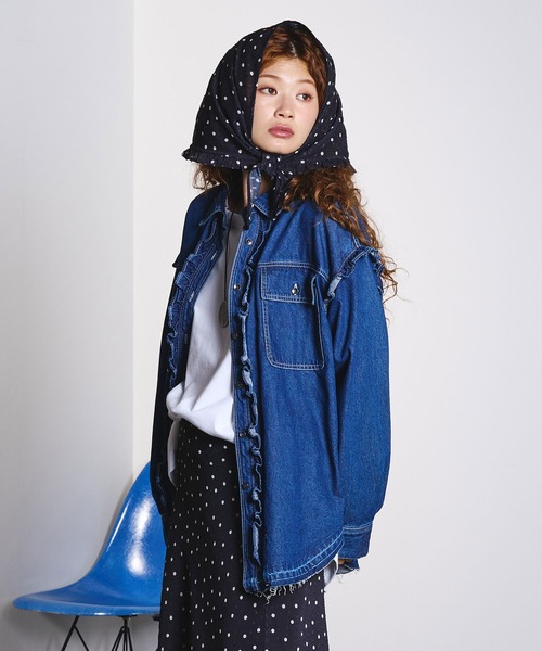 ROSE BUD(ローズバッド)の「FRILL DENIM SHIRT(シャツ/ブラウス・レディース・インディゴブルー/ライトインディゴブルー・ONE SIZE)」の17枚目の写真