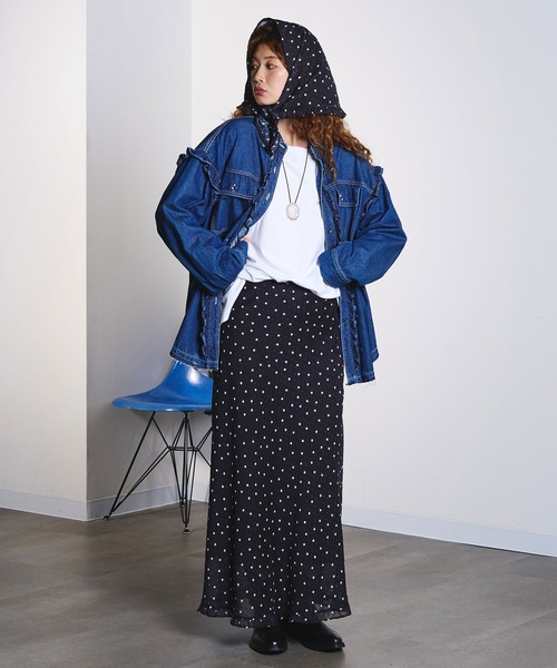 ROSE BUD(ローズバッド)の「FRILL DENIM SHIRT(シャツ/ブラウス・レディース・インディゴブルー/ライトインディゴブルー・ONE SIZE)」の19枚目の写真