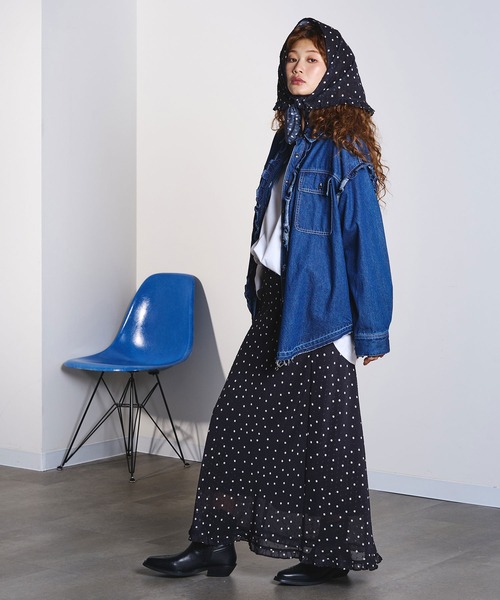 ROSE BUD(ローズバッド)の「FRILL DENIM SHIRT(シャツ/ブラウス・レディース・インディゴブルー/ライトインディゴブルー・ONE SIZE)」の20枚目の写真