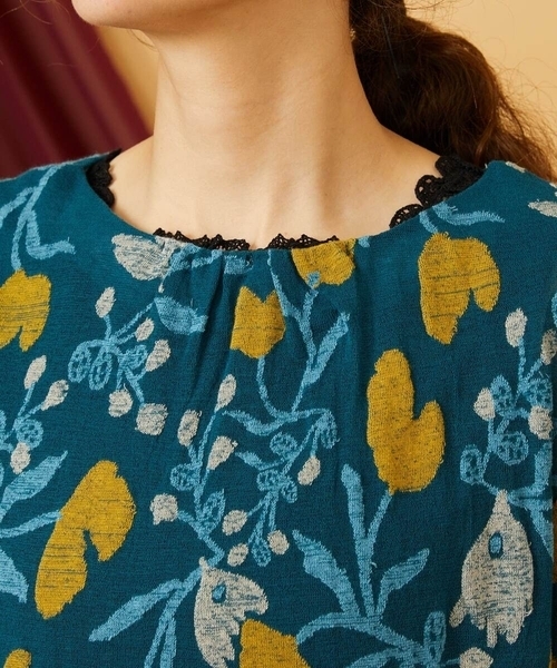 Jocomomola(ホコモモラ)の「【日本製】Aves ジャカードカットソープルオーバー(Tシャツ/カットソー・レディース・ベージュ/ブルー・40)」の8枚目の写真