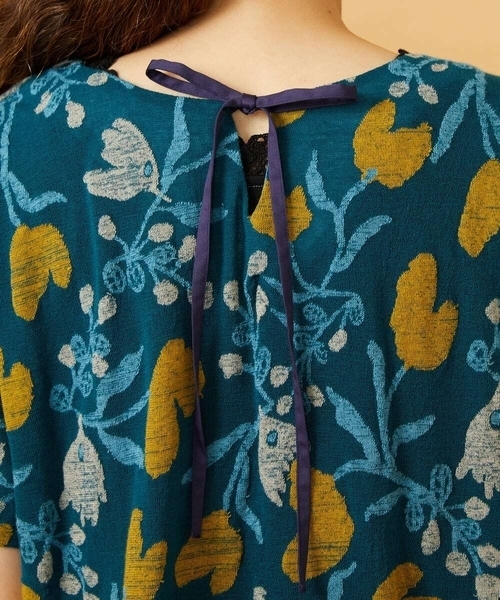 Jocomomola(ホコモモラ)の「【日本製】Aves ジャカードカットソープルオーバー(Tシャツ/カットソー・レディース・ベージュ/ブルー・40)」の11枚目の写真