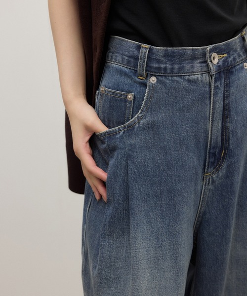 ADAM ET ROPE'(アダムエロペ)の「【WEB限定】ポケットタックセミワイドデニム(デニムパンツ・レディース・ネイビー/ブルー系その他6・38/36/34)」の10枚目の写真