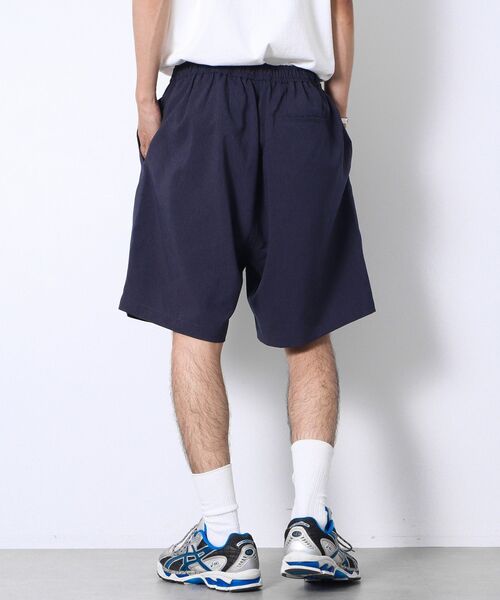 CRAFT STANDARD BOUTIQUE(クラフトスタンダードブティック)の「タックイージーショートパンツ(その他パンツ・メンズ・ライトブラウン/チャコールグレー/ネイビー・L/M)」の13枚目の写真