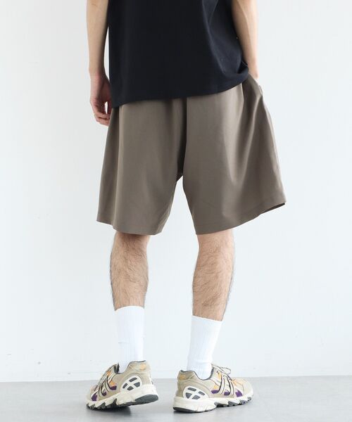 CRAFT STANDARD BOUTIQUE(クラフトスタンダードブティック)の「タックイージーショートパンツ(その他パンツ・メンズ・ライトブラウン/チャコールグレー/ネイビー・L/M)」の19枚目の写真