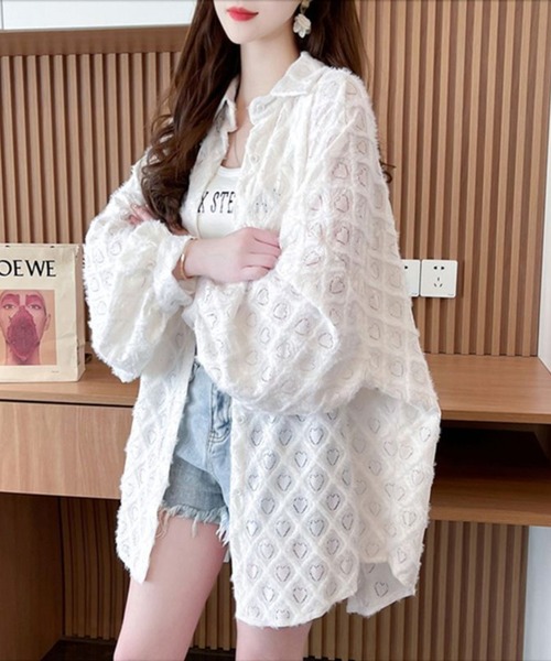 CHEER(チアー)の「【ハートレース】モヘア風 カットジャガード ビッグシャツ シアーシャツ オーバーサイズ 長袖 ブラウス 羽織り 透け感 韓国ストリート(シャツ/ブラウス・レディース・ホワイト/ブラック・FREE)」の3枚目の写真