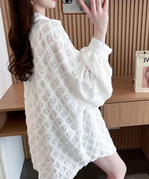 CHEER(チアー)の「【ハートレース】モヘア風 カットジャガード ビッグシャツ シアーシャツ オーバーサイズ 長袖 ブラウス 羽織り 透け感 韓国ストリート(シャツ/ブラウス・レディース・ホワイト/ブラック・FREE)」の5枚目の写真