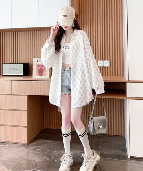 CHEER(チアー)の「【ハートレース】モヘア風 カットジャガード ビッグシャツ シアーシャツ オーバーサイズ 長袖 ブラウス 羽織り 透け感 韓国ストリート(シャツ/ブラウス・レディース・ホワイト/ブラック・FREE)」の6枚目の写真