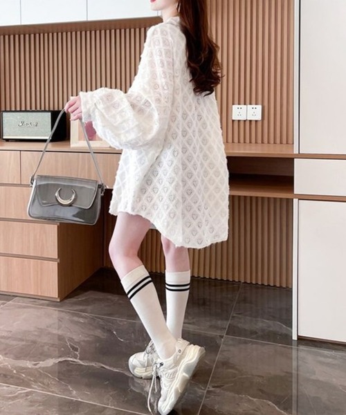 CHEER(チアー)の「【ハートレース】モヘア風 カットジャガード ビッグシャツ シアーシャツ オーバーサイズ 長袖 ブラウス 羽織り 透け感 韓国ストリート(シャツ/ブラウス・レディース・ホワイト/ブラック・FREE)」の11枚目の写真