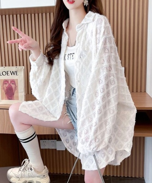 CHEER(チアー)の「【ハートレース】モヘア風 カットジャガード ビッグシャツ シアーシャツ オーバーサイズ 長袖 ブラウス 羽織り 透け感 韓国ストリート(シャツ/ブラウス・レディース・ホワイト/ブラック・FREE)」の12枚目の写真