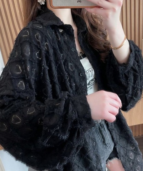 CHEER(チアー)の「【ハートレース】モヘア風 カットジャガード ビッグシャツ シアーシャツ オーバーサイズ 長袖 ブラウス 羽織り 透け感 韓国ストリート(シャツ/ブラウス・レディース・ホワイト/ブラック・FREE)」の14枚目の写真