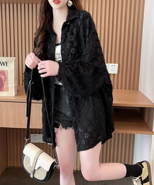 CHEER(チアー)の「【ハートレース】モヘア風 カットジャガード ビッグシャツ シアーシャツ オーバーサイズ 長袖 ブラウス 羽織り 透け感 韓国ストリート(シャツ/ブラウス・レディース・ホワイト/ブラック・FREE)」の17枚目の写真