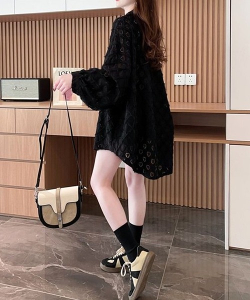CHEER(チアー)の「【ハートレース】モヘア風 カットジャガード ビッグシャツ シアーシャツ オーバーサイズ 長袖 ブラウス 羽織り 透け感 韓国ストリート(シャツ/ブラウス・レディース・ホワイト/ブラック・FREE)」の20枚目の写真
