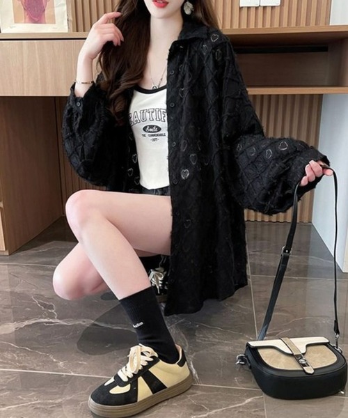 CHEER(チアー)の「【ハートレース】モヘア風 カットジャガード ビッグシャツ シアーシャツ オーバーサイズ 長袖 ブラウス 羽織り 透け感 韓国ストリート(シャツ/ブラウス・レディース・ホワイト/ブラック・FREE)」の21枚目の写真