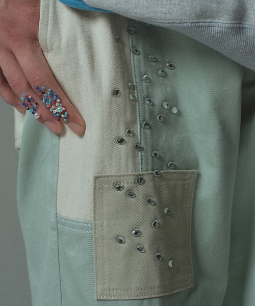 amok(アモク)の「STUDS PATCHED PANTS(その他パンツ・メンズ・ネイビー/ミント・S/M/L)」の10枚目の写真
