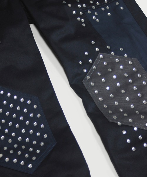 amok(アモク)の「STUDS PATCHED PANTS(その他パンツ・メンズ・ネイビー/ミント・S/M/L)」の5枚目の写真