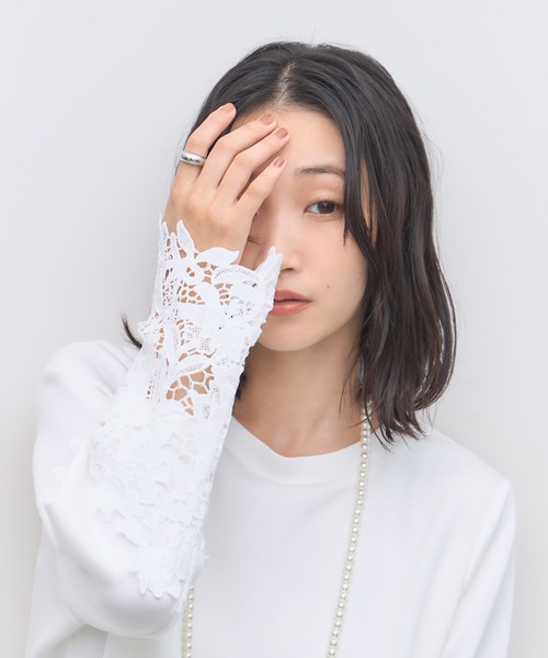 &. NOSTALGIA(アンドドットノスタルジア)の「フルールレースカットソー(Tシャツ/カットソー・レディース・ライトグレー/アイボリー/ブラック・M)」の6枚目の写真