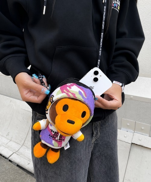 AAPE BY A BATHING APE(エーエイプバイアベイシングエイプ)の「AAPE X BABY MILO STORE PLUSH CROSSBODY BAG(ショルダーバッグ・メンズ・マルチ・FREE)」の6枚目の写真
