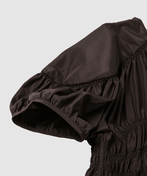 CECILIE BAHNSEN(セシリー バンセン)の「LONG DRESS WITH SMOCKED BODICE AND PEPLUM DETAIL(ワンピース・レディース・ブラウン・6/8)」の8枚目の写真