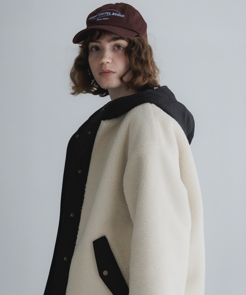 URBAN RESEARCH Sonny Label(アーバンリサーチサニーレーベル)の「リバーシブルボア撥水ショートコート(その他アウター・レディース・ブラック/チャコールグレー/アイボリー・FREE)」の1枚目の写真