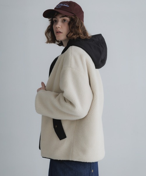 URBAN RESEARCH Sonny Label(アーバンリサーチサニーレーベル)の「リバーシブルボア撥水ショートコート(その他アウター・レディース・ブラック/チャコールグレー/アイボリー・FREE)」の13枚目の写真
