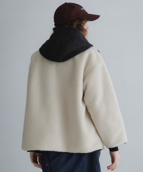 URBAN RESEARCH Sonny Label(アーバンリサーチサニーレーベル)の「リバーシブルボア撥水ショートコート(その他アウター・レディース・ブラック/チャコールグレー/アイボリー・FREE)」の14枚目の写真