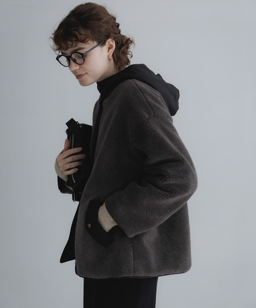 URBAN RESEARCH Sonny Label(アーバンリサーチサニーレーベル)の「リバーシブルボア撥水ショートコート(その他アウター・レディース・ブラック/チャコールグレー/アイボリー・FREE)」の21枚目の写真