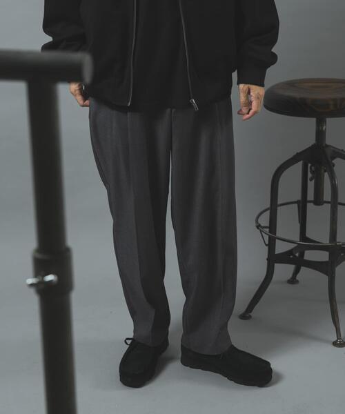 ITEMS URBANRESEARCH（アイテムズ アーバンリサーチ）の「ウールライク2プリーツトラウザー（その他パンツ・メンズ・ベージュ/ダークグレー/ブラック・LARGE/MEDIUM）」の17枚目の写真