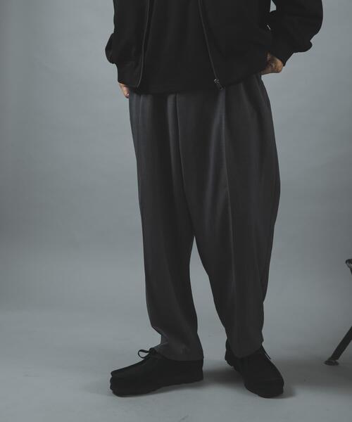 ITEMS URBANRESEARCH（アイテムズ アーバンリサーチ）の「ウールライク2プリーツトラウザー（その他パンツ・メンズ・ベージュ/ダークグレー/ブラック・LARGE/MEDIUM）」の18枚目の写真