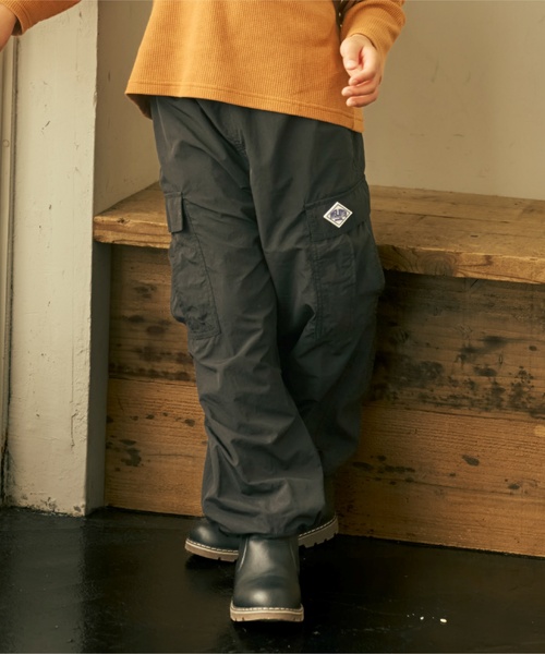 and D. petit main(アンドディープティマイン)の「【撥水】ドロスト付きカーゴパンツ(その他パンツ・キッズ・ネイビー/グリーン/マルチ/ブラック・110cm/140cm/130cm/120cm/100cm)」の2枚目の写真