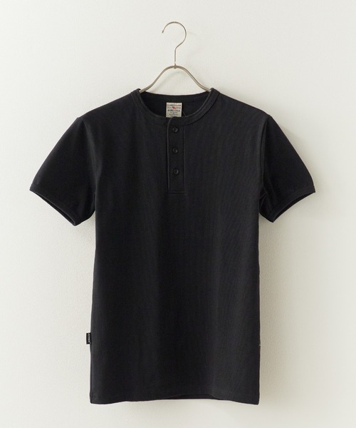 AVIREX(アヴィレックス)の「AVIREX/アビレックス DAILY S/S RIB HENLY NECK TEE デイリー 半袖 リブ ヘンリーネック Tシャツ 抗菌防臭 スリムフィット 肉厚 メンズ レディース 2026年 夏 夏服(Tシャツ/カットソー・メンズ・オリーブ/ホワイト/ブラック/ブルー・L/S/M)」の2枚目の写真
