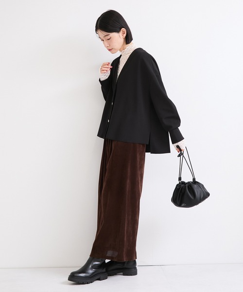 le cercle ADAM ET ROPE'(ルセルクルアダムエロペ)の「サンディカットJZメタルボタンカーデ/セットアップ対応(カーディガン/ボレロ・レディース・ライトグレー/ブラック/オフホワイト・FREE)」の5枚目の写真