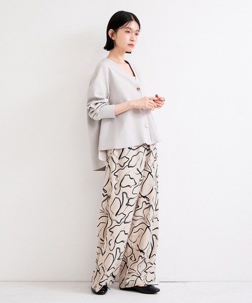 le cercle ADAM ET ROPE'(ルセルクルアダムエロペ)の「サンディカットJZメタルボタンカーデ/セットアップ対応(カーディガン/ボレロ・レディース・ライトグレー/ブラック/オフホワイト・FREE)」の7枚目の写真