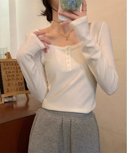 WEGO（ウィゴー）の「ヘンリーネックフリルベーシックロングTシャツ/カットソー（Tシャツ/カットソー・レディース・ブラック/ホワイト・LARGE/MEDIUM）」の9枚目の写真