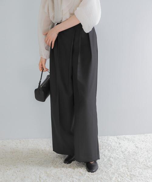 URBAN RESEARCH ROSSO WOMEN(アーバンリサーチ ロッソ)の「タックデザインパンツ(その他パンツ・レディース・ブラック/ライトベージュ・36/38)」の5枚目の写真