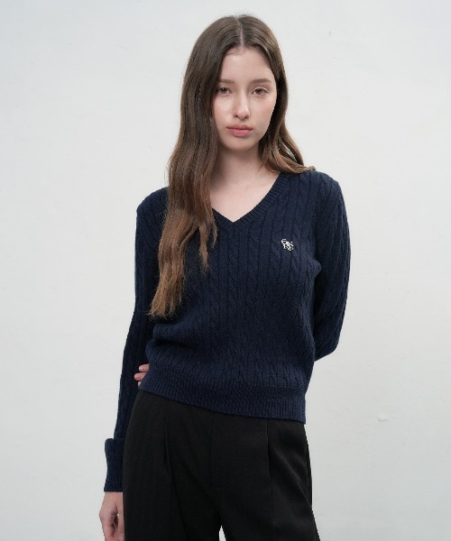 GENERAL IDEA(ジェネラルアイデア)の「【GENERAL IDEA】GNRLロゴウールケーブルVネックニットプルオーバー / WOOL CABLE V-NECK PULLOVER(ニット/セーター・レディース・グレー/ホワイト/ネイビー/ブラック・S/M/L)」の4枚目の写真