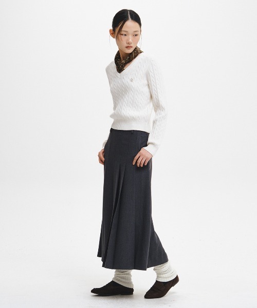 GENERAL IDEA(ジェネラルアイデア)の「【GENERAL IDEA】GNRLロゴウールケーブルVネックニットプルオーバー / WOOL CABLE V-NECK PULLOVER(ニット/セーター・レディース・グレー/ホワイト/ネイビー/ブラック・S/M/L)」の9枚目の写真