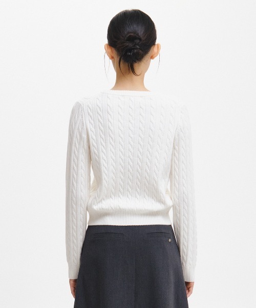 GENERAL IDEA(ジェネラルアイデア)の「【GENERAL IDEA】GNRLロゴウールケーブルVネックニットプルオーバー / WOOL CABLE V-NECK PULLOVER(ニット/セーター・レディース・グレー/ホワイト/ネイビー/ブラック・S/M/L)」の6枚目の写真