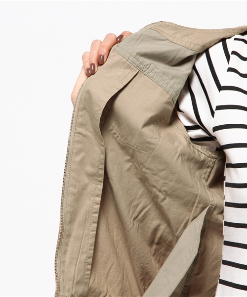 LBC(エルビーシー)の「コットンツイルノーカラーブルゾン(ブルゾン・レディース・オリーブ/ベージュ・LARGE/MEDIUM)」の6枚目の写真