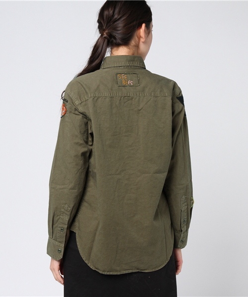 CUBE SUGAR(キューブシュガー)の「高密度ツイル ワッペン付きミリタリーシャツ (シャツ/ブラウス・レディース・カーキ・M)」の4枚目の写真