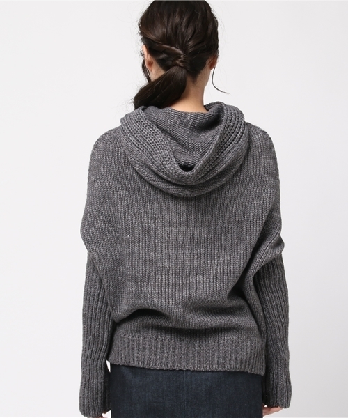 FIGARO Paris(フィガロパリ)の「MIKI MIALY ツイストモチーフフード付プルオーバー◆(ニット/セーター・レディース・グレー・36/40)」の4枚目の写真