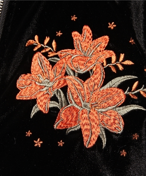 RAY CASSIN(レイカズン)の「ベロア刺繍×ボアリバーシブルブルゾン(ブルゾン・レディース・ブラック/ベージュ/ピンク・FREE)」の15枚目の写真