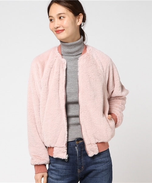 RAY CASSIN(レイカズン)の「ベロア刺繍×ボアリバーシブルブルゾン(ブルゾン・レディース・ブラック/ベージュ/ピンク・FREE)」の9枚目の写真