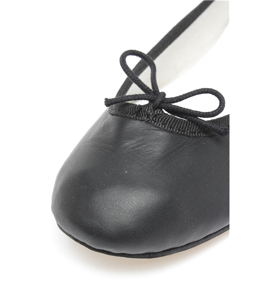 SHIPS for women(シップスフォーウィメン)の「REPETTO:Cendrillon(バレエシューズ・レディース・ブラック/ホワイト・37/38/39/36)」の7枚目の写真