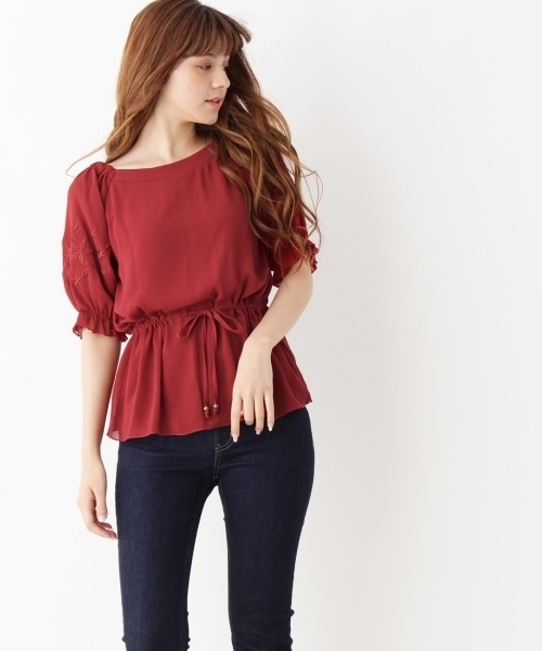 grove(グローブ)の「袖刺繍陽柳プルオーバー(Tシャツ/カットソー・レディース・グリーン/レッド/ベージュ/パープル/ネイビー・02/03)」の5枚目の写真