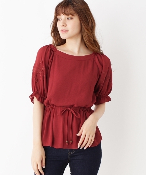 grove(グローブ)の「袖刺繍陽柳プルオーバー(Tシャツ/カットソー・レディース・グリーン/レッド/ベージュ/パープル/ネイビー・02/03)」の6枚目の写真