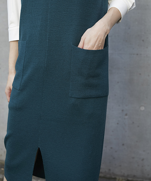 Emma Taylor(エマテイラー)の「Vネックニットワンピース(ワンピース・レディース・ブラック/キャメル/ベージュ/ダークグリーン・FREE)」の5枚目の写真