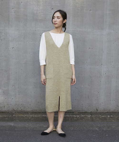 Emma Taylor(エマテイラー)の「Vネックニットワンピース(ワンピース・レディース・ブラック/キャメル/ベージュ/ダークグリーン・FREE)」の11枚目の写真