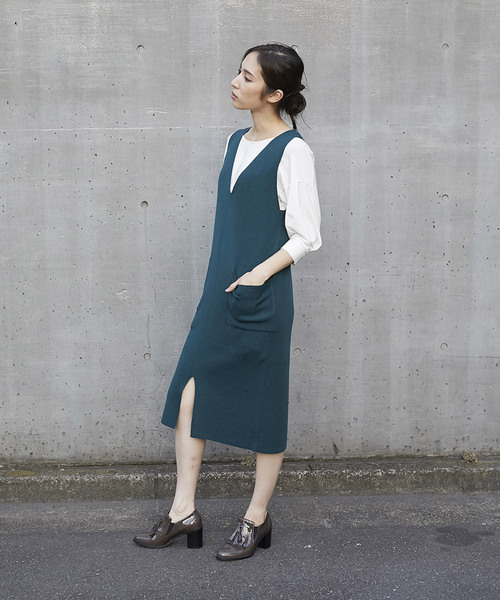 Emma Taylor(エマテイラー)の「Vネックニットワンピース(ワンピース・レディース・ブラック/キャメル/ベージュ/ダークグリーン・FREE)」の12枚目の写真